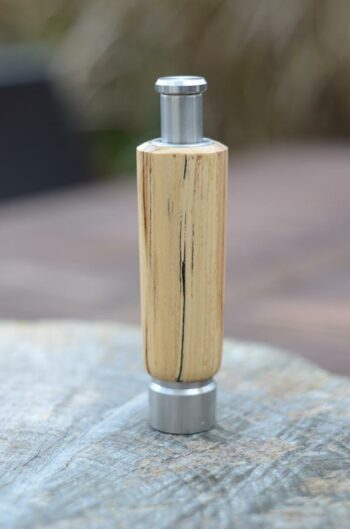 Einhandmühle aus Flieder (angegriffenes Holz, Risse mit Epoxid verfüllt) – Bild 2